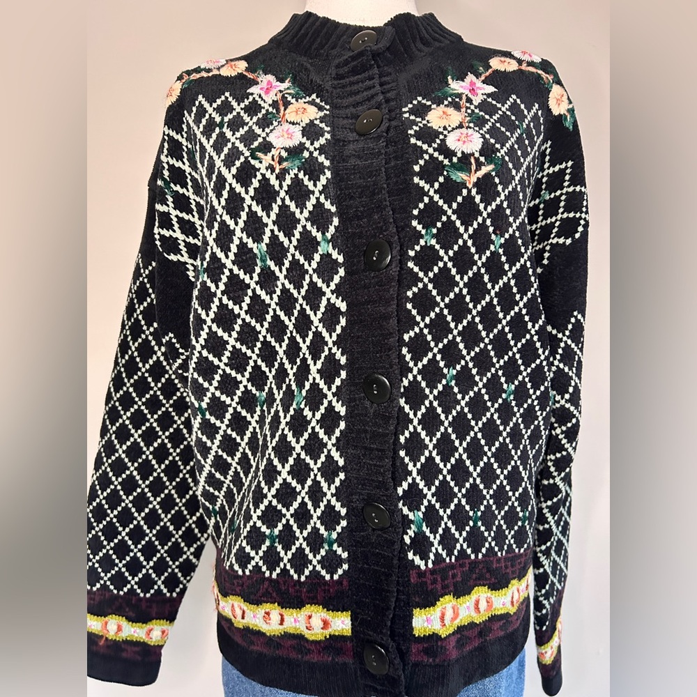 VINTAGE 90s Floral Embroidered Argyle Boxy Cardigan Feminine Whimsigoth | Size L - Picture 11 of 15